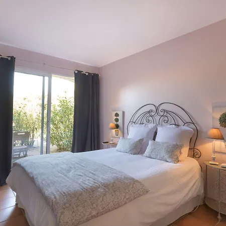 Bed & Breakfast La Bastide Du Bouchou 4*