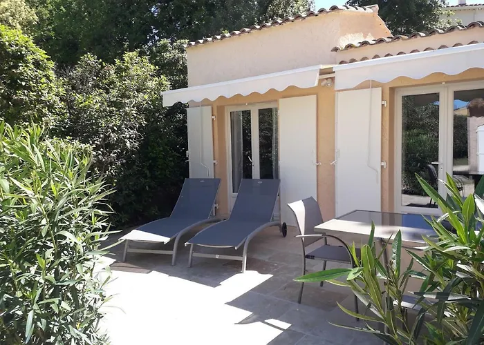 فندق مبيت وإفطار La Bastide Du Bouchou 4*
